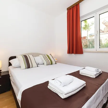 Four-bedroom In Okrug Gornji Трогир