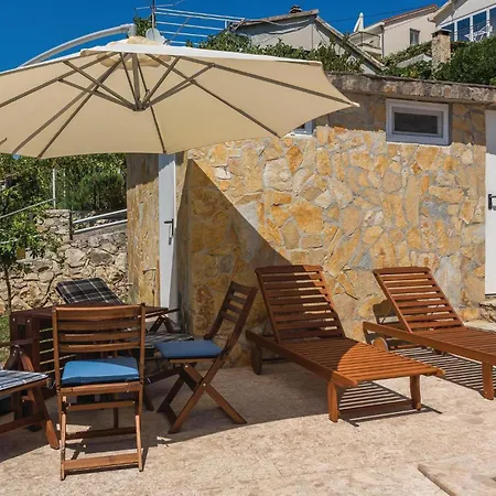 Дом отдыха Four-bedroom In Okrug Gornji Трогир